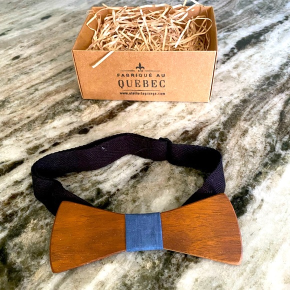 Wood bow tie - Picture 1 of 3